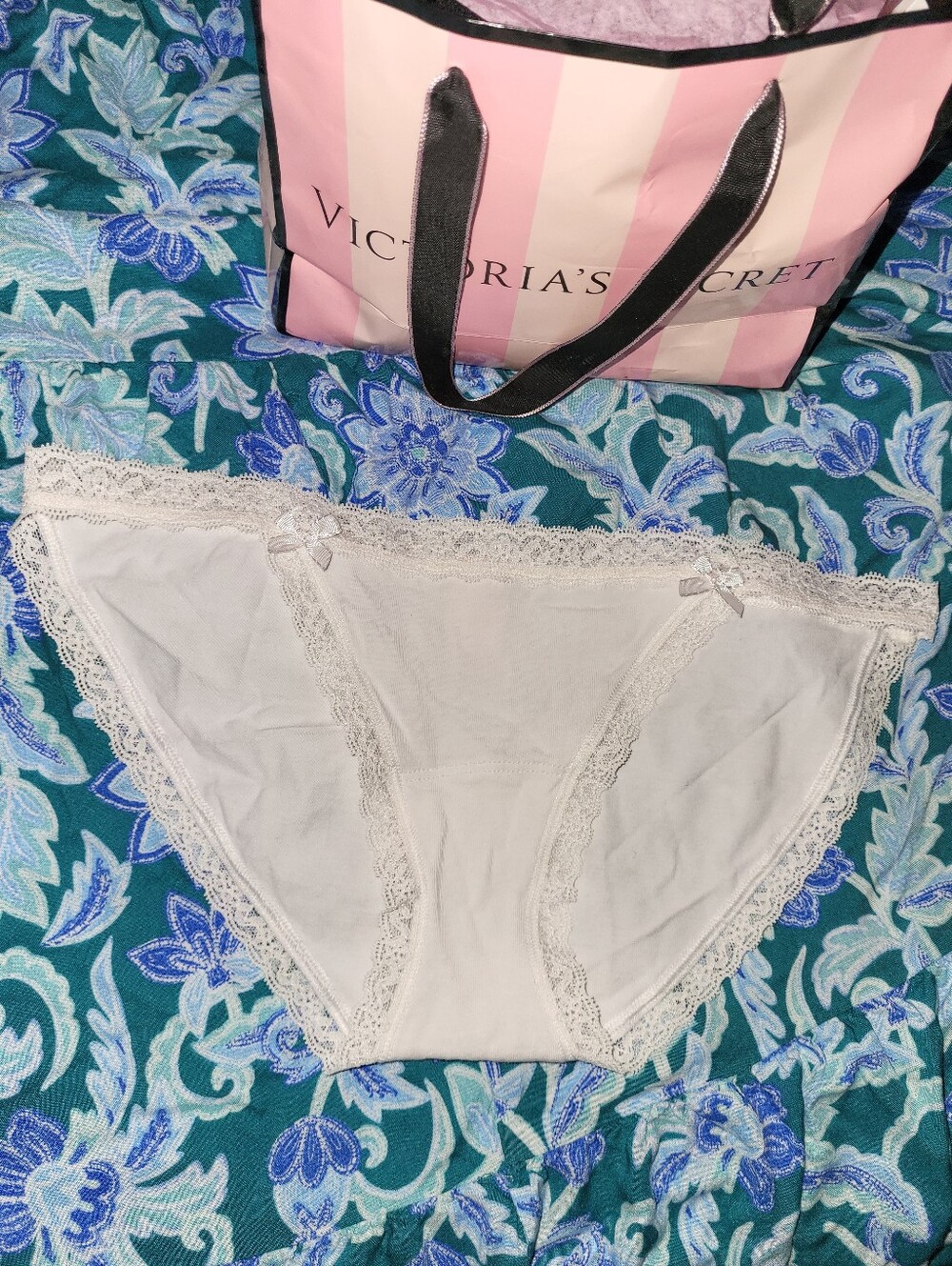Victoria's Secret White Lace-Trim Cotton String Bikini Panty NWOT, Size S